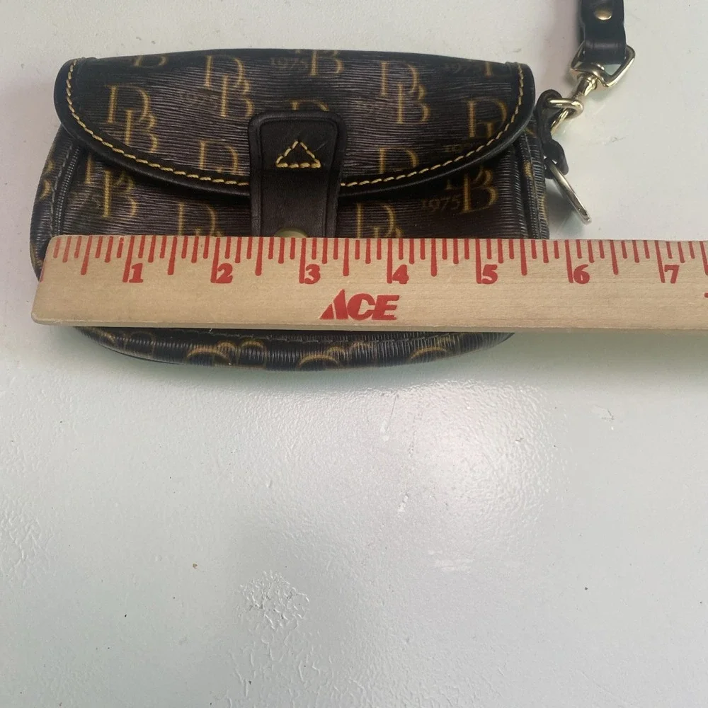 Dooney & Bourke Vintage 1975 Signature Logo Navy Gold Logo Snap Flap Wristlet